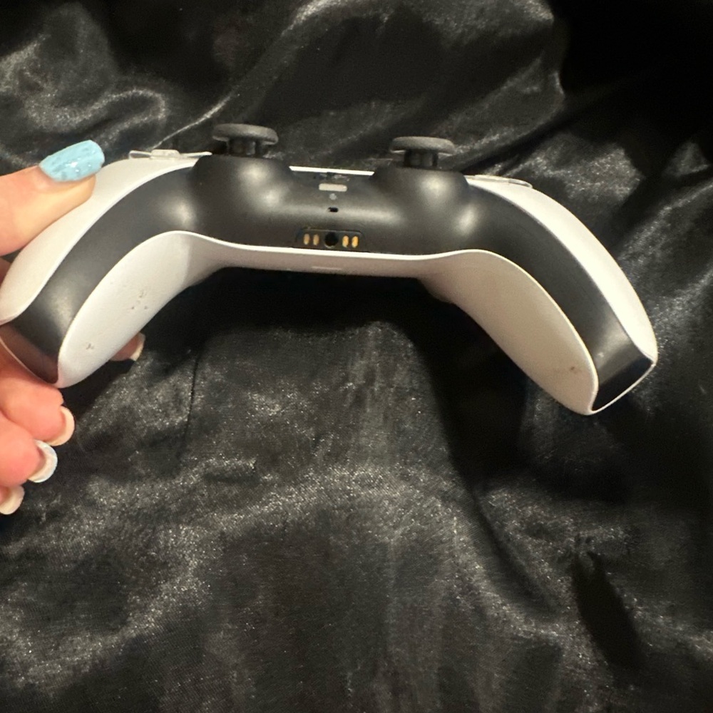 Ps5 wireless controller - Picture 3 of 4